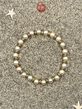 Gold & White Pearl Stretch Bracelet